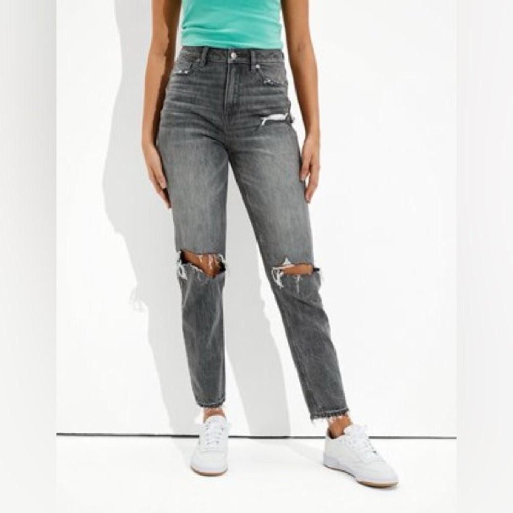 **SOLD** American Eagle Mom Jeans